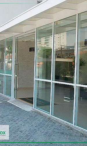 Porta de alumínio com vidro  Porta de alumínio com vidro