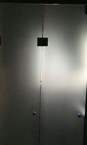 Porta de vidro temperado serigrafado Porta de vidro temperado serigrafado