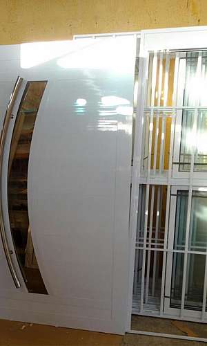 Porta pivoltante Porta pivoltante